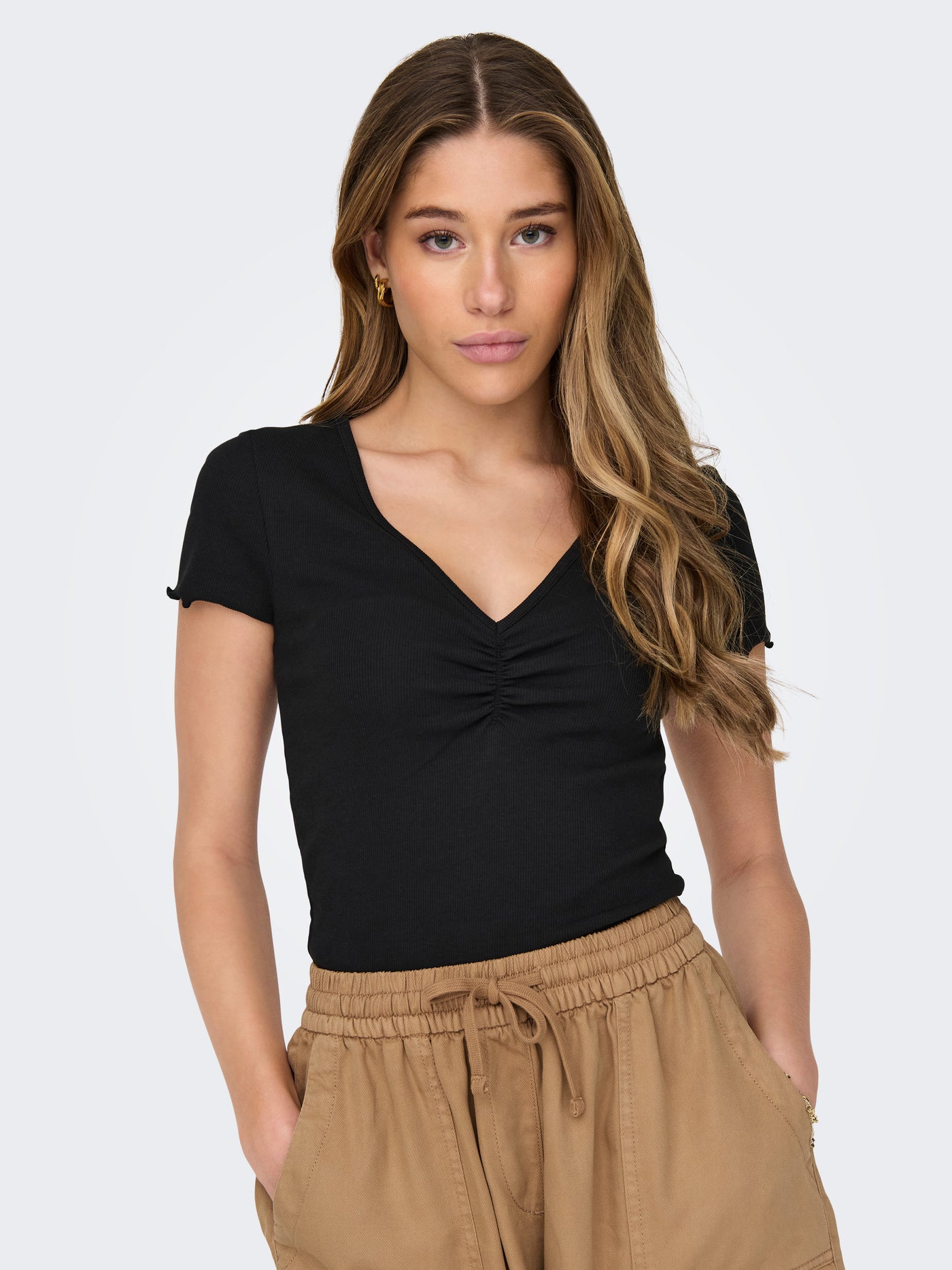 ONLBETTY LIFE S/S V-NECK TOP CC JRS