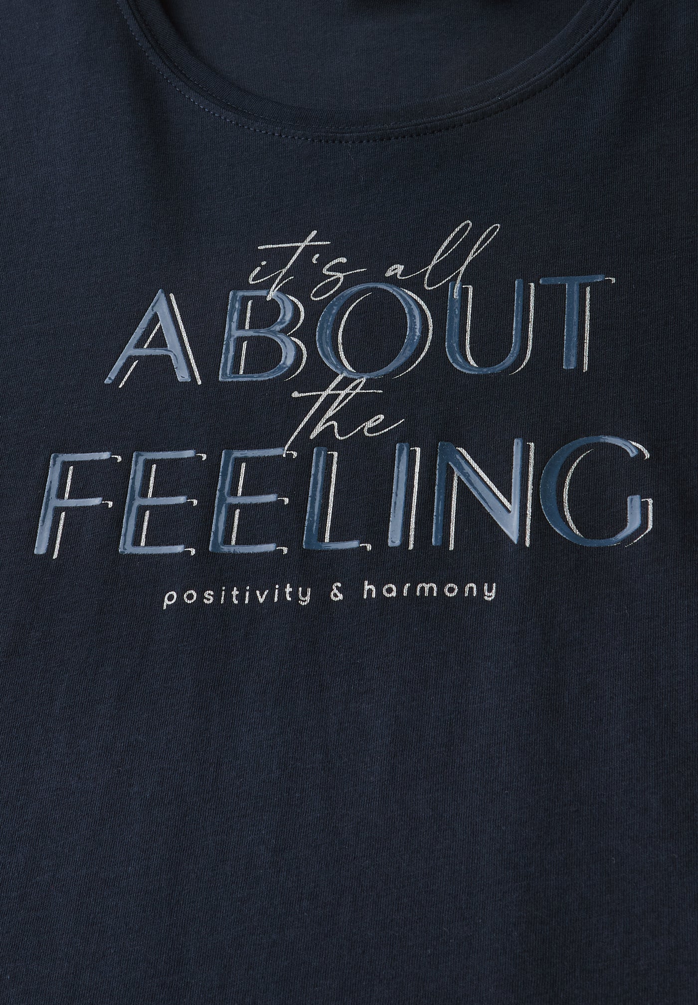 Shirt mit Wording Artwork