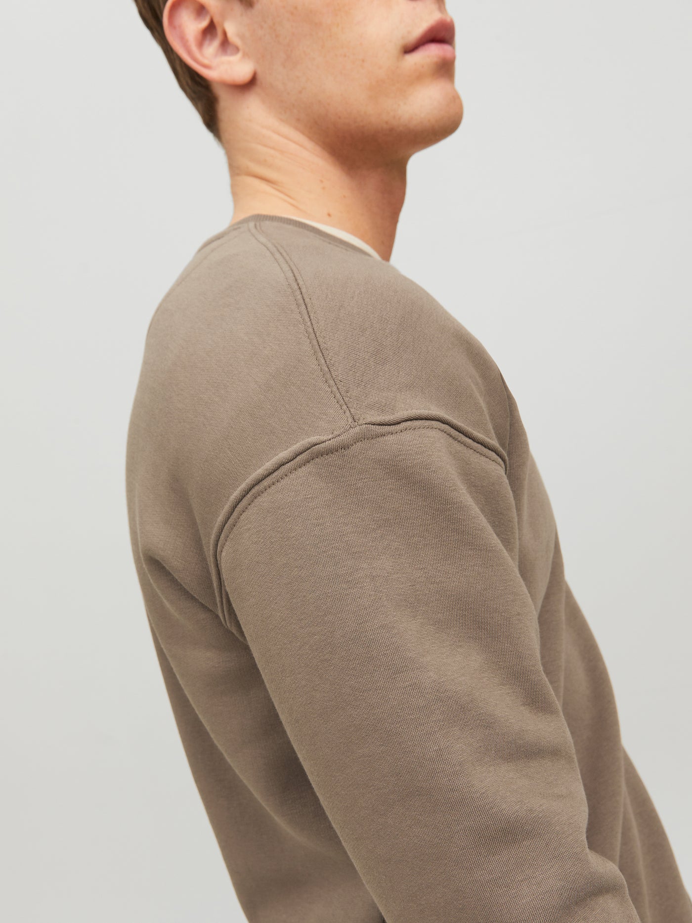 JJESTAR BASIC SWEAT CREW NECK NOOS
