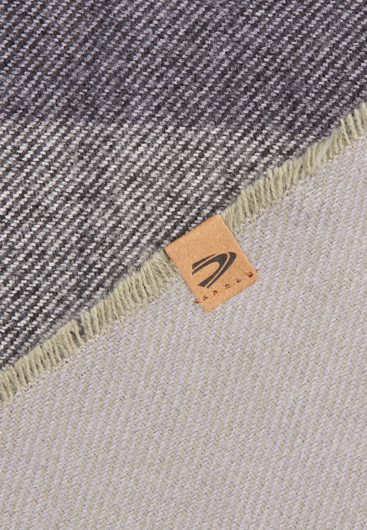 Karoschal mit Fransen