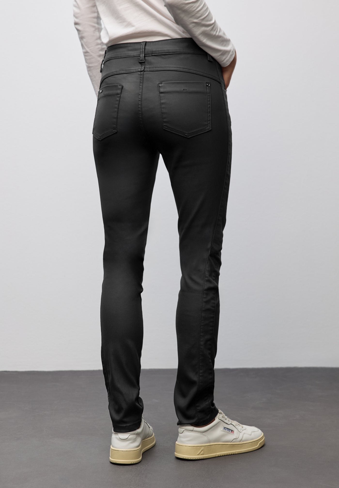 Slim Fit Coated Hose