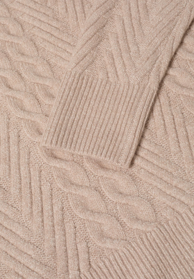 Pullover mit Zopfmuster