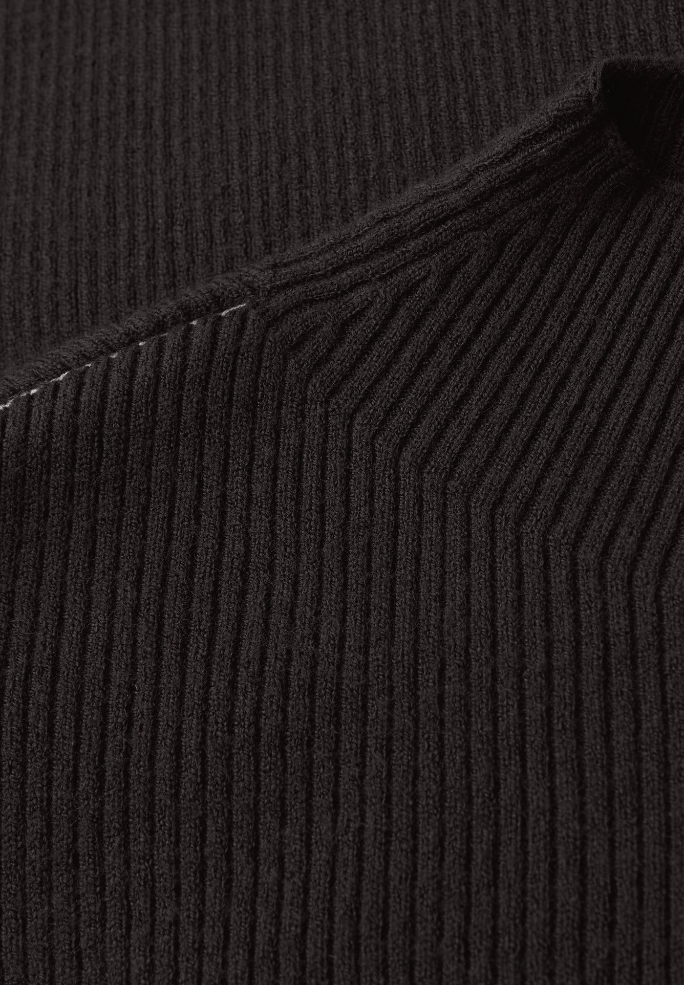 Pullover in Rippstruktur