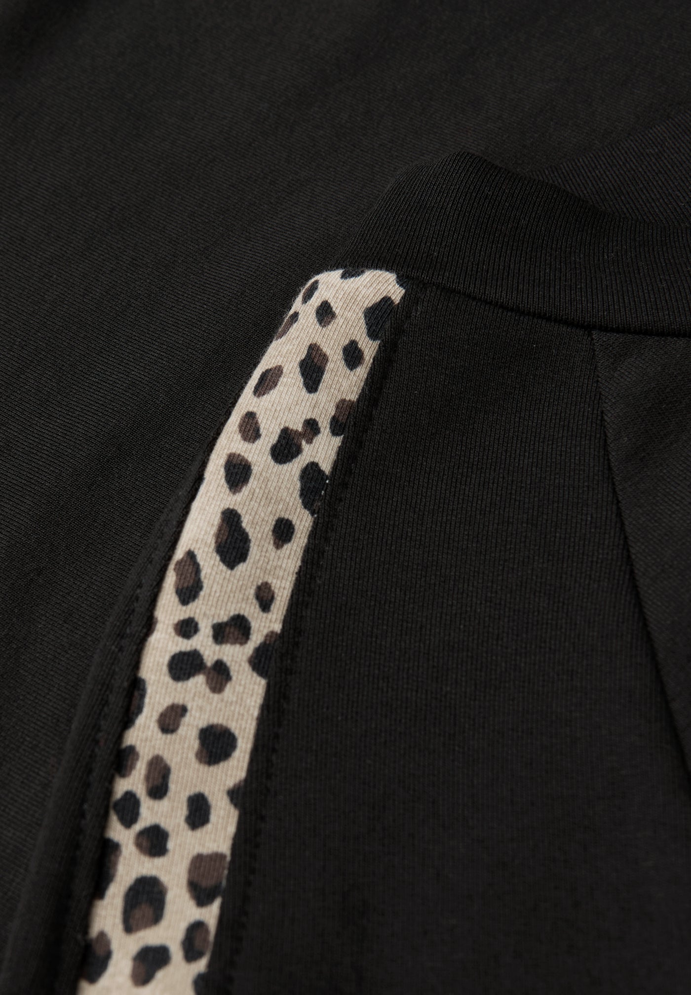 Shirt mit Leo-Gallonstreifen