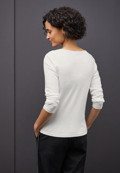 Shirt mit Herzausschnitt