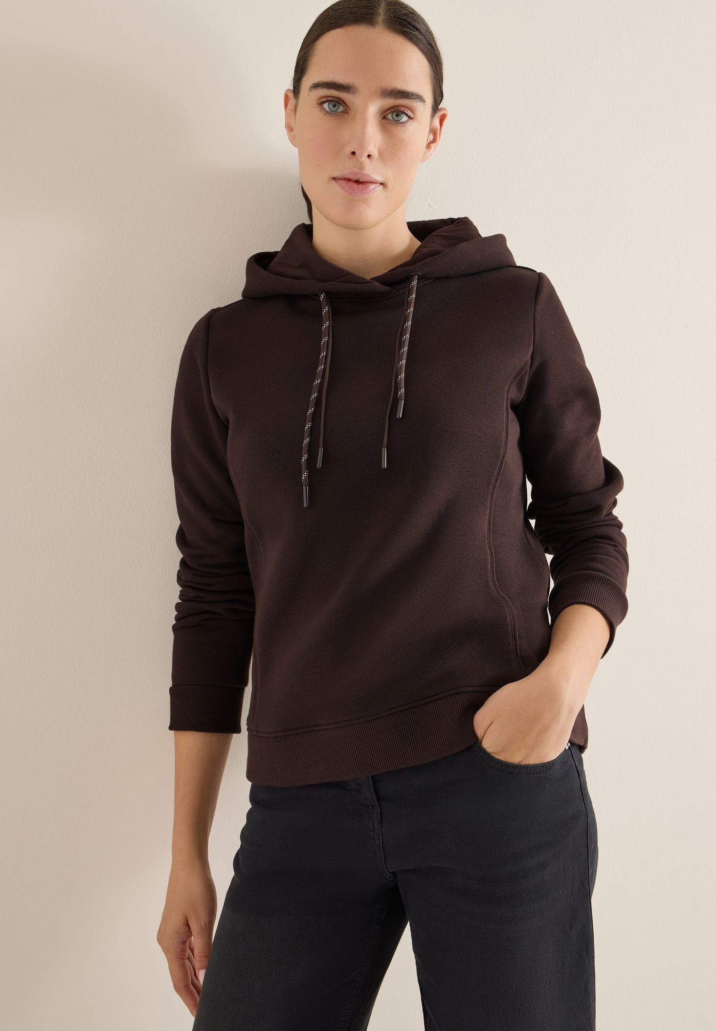 Hoodie mit Stickerei
