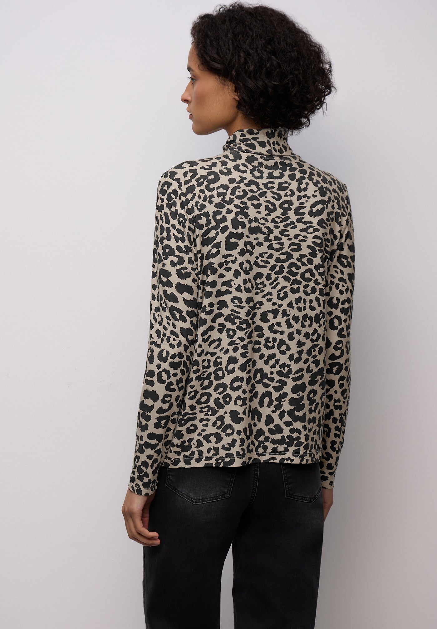 Gemustertes Rollkragenshirt